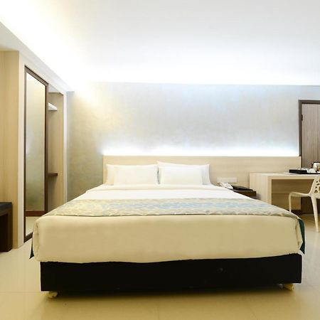 Samudra Hotel Кучінг Екстер'єр фото