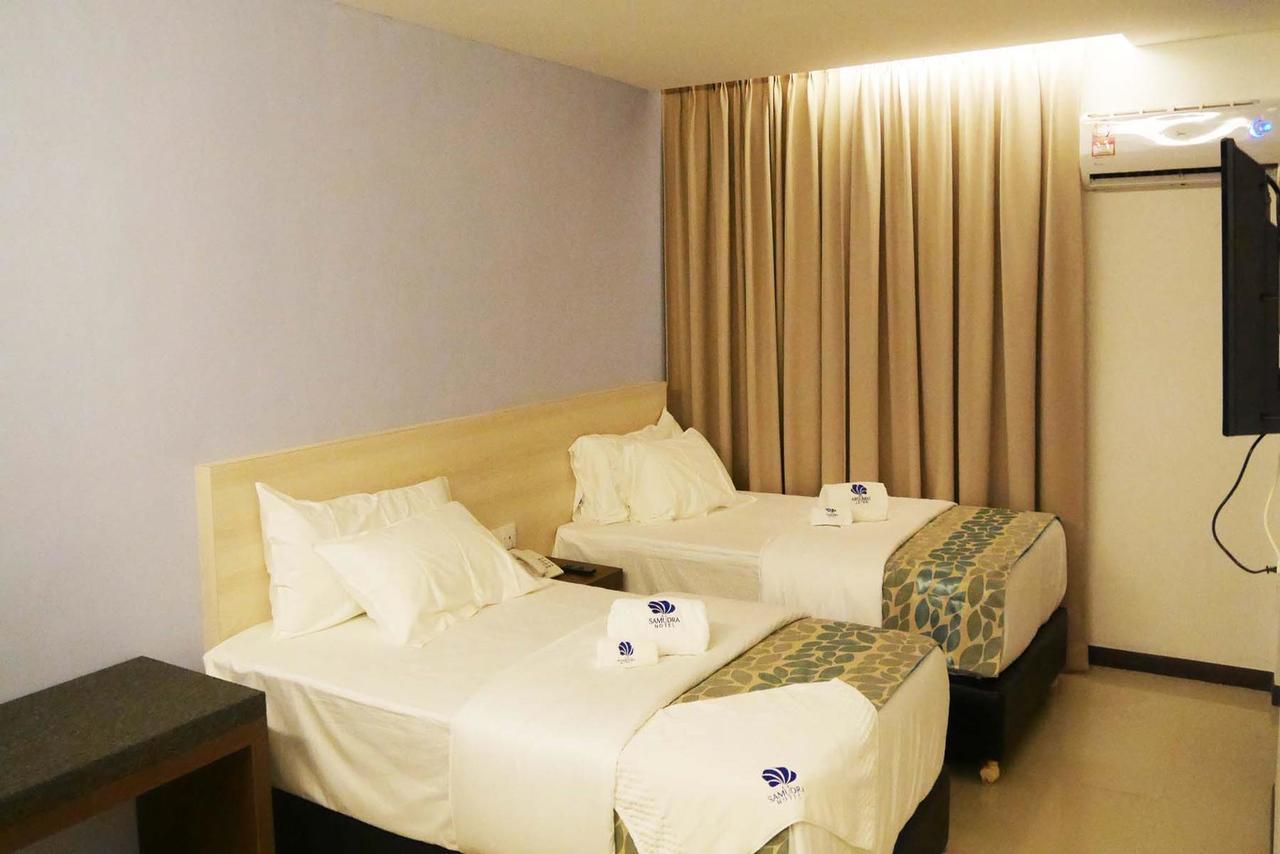 Samudra Hotel Кучінг Екстер'єр фото