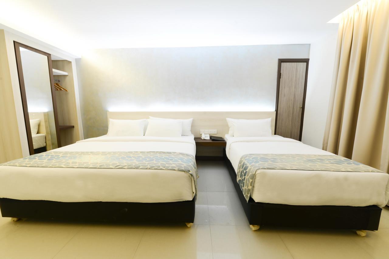 Samudra Hotel Кучінг Екстер'єр фото