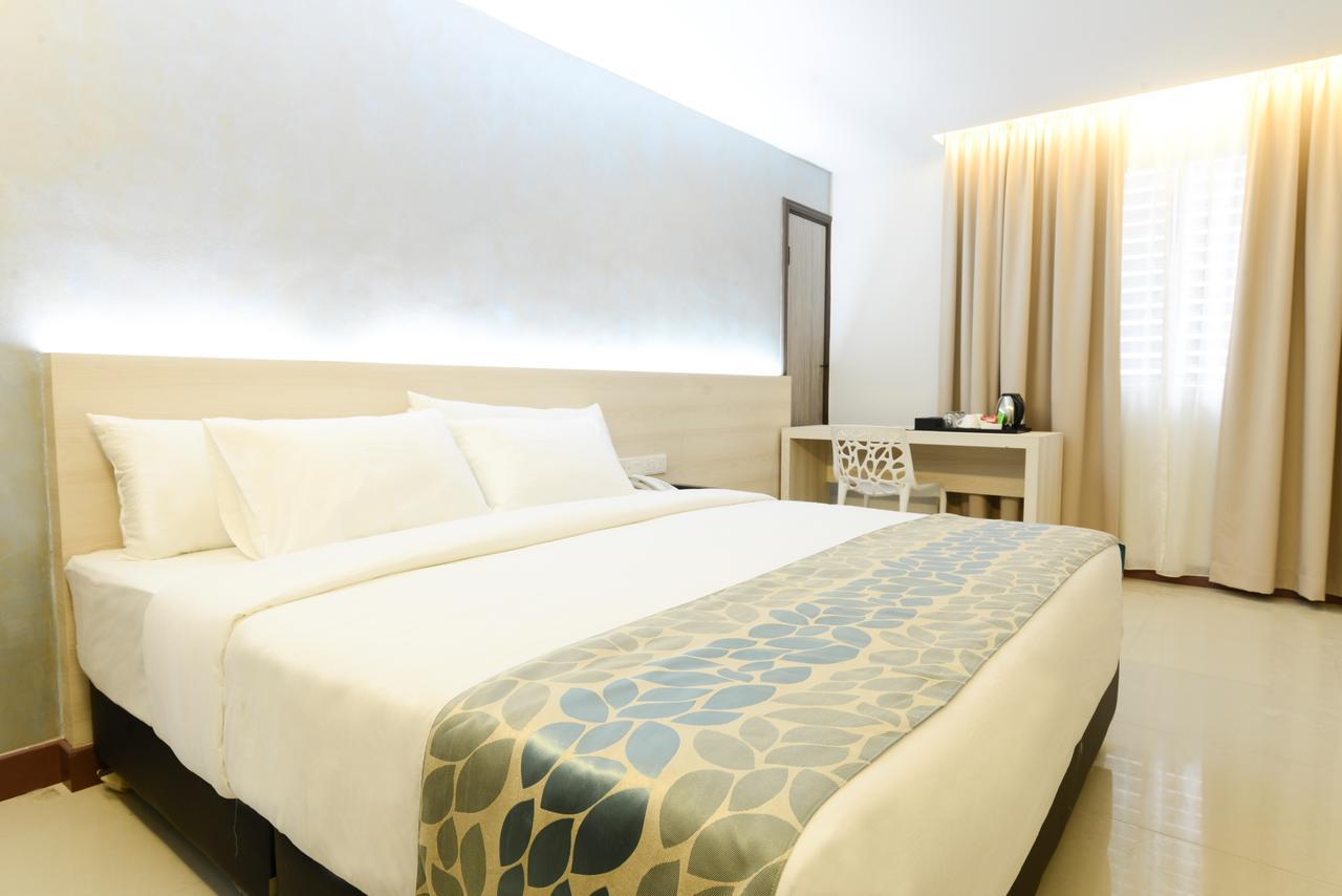 Samudra Hotel Кучінг Екстер'єр фото