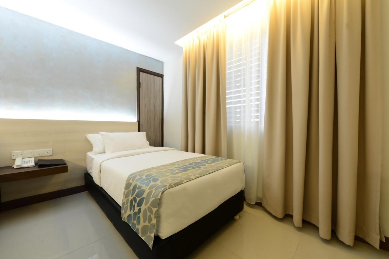 Samudra Hotel Кучінг Екстер'єр фото