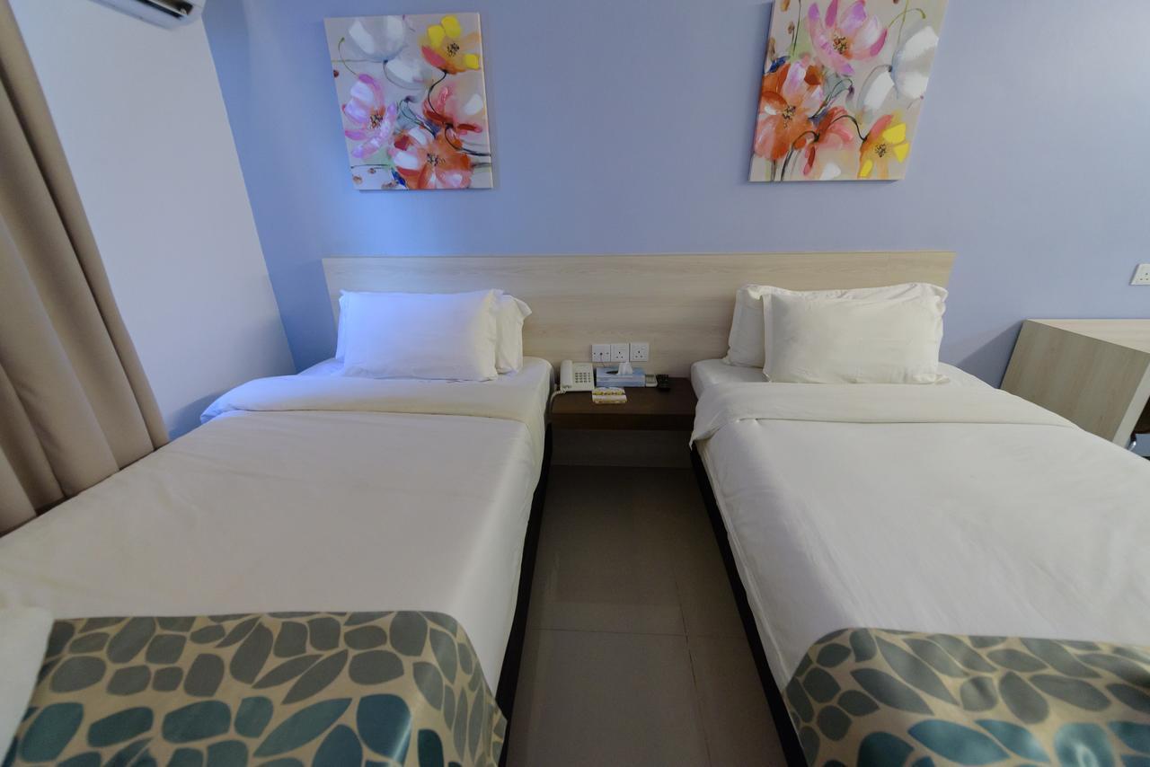 Samudra Hotel Кучінг Екстер'єр фото