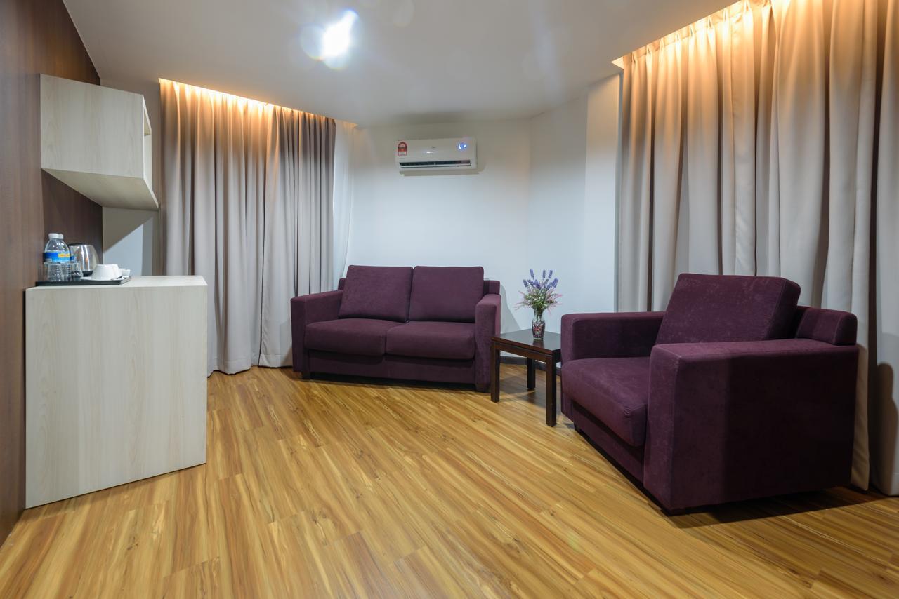 Samudra Hotel Кучінг Екстер'єр фото